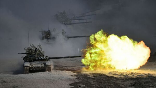 Jornalista dos EUA aponta vantagens dos tanques russos T-72 modernizados sobre blindados ocidentais