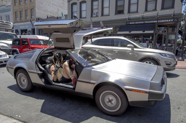 Estudante cria equação que permitiria viajar no tempo sem paradoxos - Sputnik Brasil