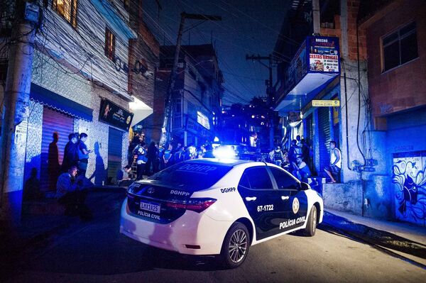 Ex-instrutor do BOPE sobre avanço das milícias: polícia não resolverá todos os problemas - Sputnik Brasil