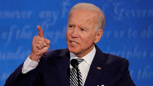 Candidato democrata, Joe Biden, durante o primeiro debate presidencial em Cleveland, Ohio, EUA, 29 de setembro de 2020 - Sputnik Brasil