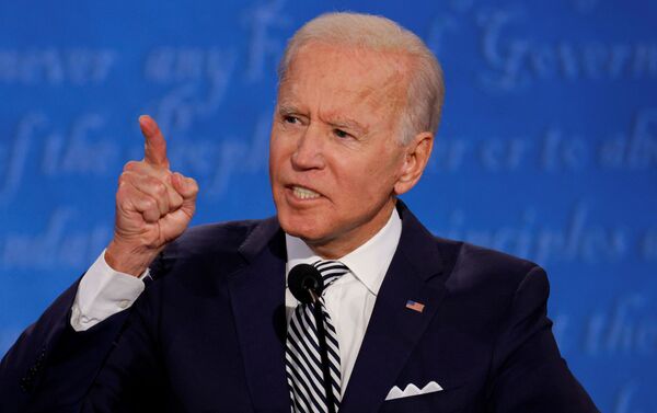Candidato democrata, Joe Biden, durante o primeiro debate presidencial em Cleveland, Ohio, EUA, 29 de setembro de 2020 - Sputnik Brasil
