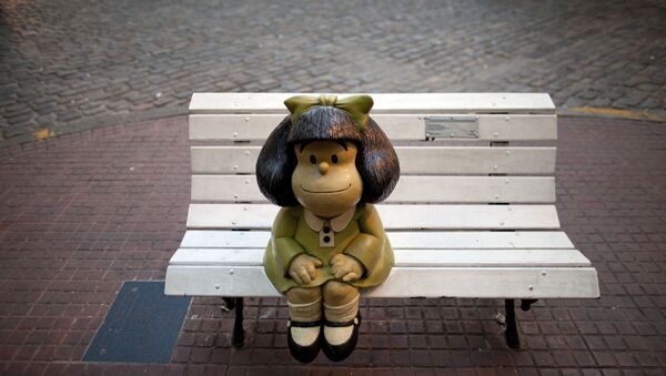 Estátua da personagem Mafalda em Buenos Aires - Sputnik Brasil