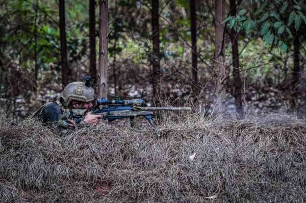 Adestramento conjunto de salto livre operacional (SLOP) entre as Forças Singulares: Marinha do Brasil, Exército Brasileiro e Força Aérea Brasileira - Sputnik Brasil