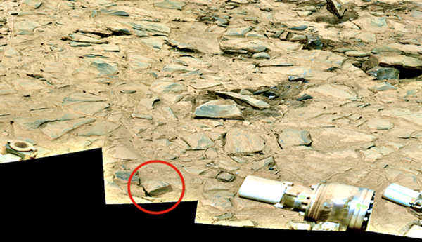 Regresso ao passado: entusiasta de OVNIs destaca 'Bíblia' que 'encontrou' em Marte (FOTOS) - Sputnik Brasil