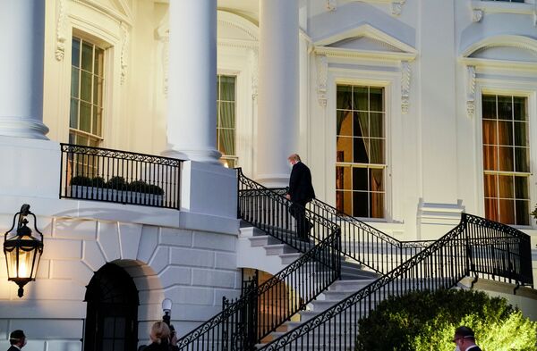 Prudência em xeque: tratamento de Trump contra COVID-19 afetaria sua conduta no uso de arma nuclear? - Sputnik Brasil