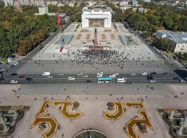 Manifestantes em Bishkek
 - Sputnik Brasil