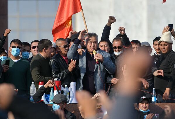 Líder do partido Quirguistão Soberano, Bektur Asanov, durante protesto em Bishkek
 - Sputnik Brasil