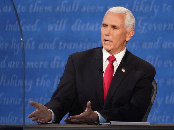 Separados por barreira, Harris e Pence deixam 'caos' de lado em debate com polêmicas (VÍDEO) - Sputnik Brasil