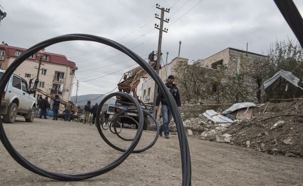 Restauração de rede elétrica da capital de Nagorno-Karabakh após ataques - Sputnik Brasil