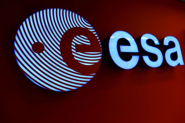 Portugal investe em missão da Agência Espacial Europeia para desviar asteroides da Terra Portugal investe em missão da Agência Espacial Europeia para desviar asteroides da Terra - Sputnik Brasil