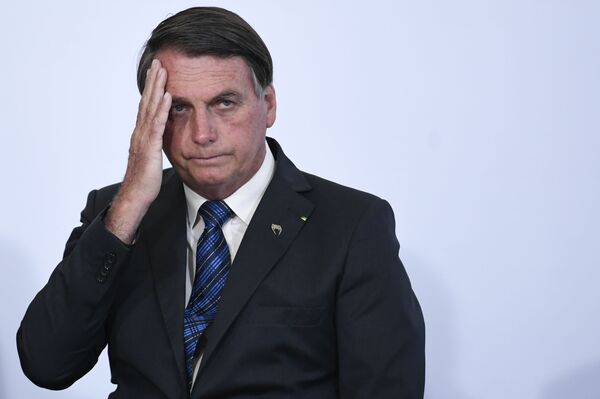 Cenário para 2022 no Brasil pode levar Bolsonaro a mudar para tentar ser reeleito, diz especialista - Sputnik Brasil