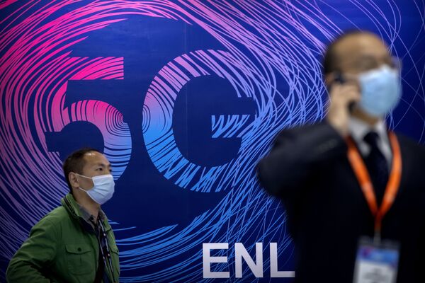 5G: Bolsonaro vive 'ilusão' se pensa que China depende do Brasil, diz analista 5G: Bolsonaro vive 'ilusão' se pensa que China depende do Brasil, diz analista - Sputnik Brasil