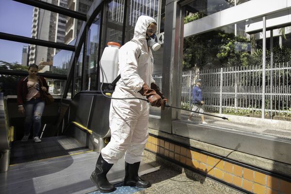 Governo de São Paulo confirma 3 primeiros casos de COVID-19 com a variante do Amazonas - Sputnik Brasil