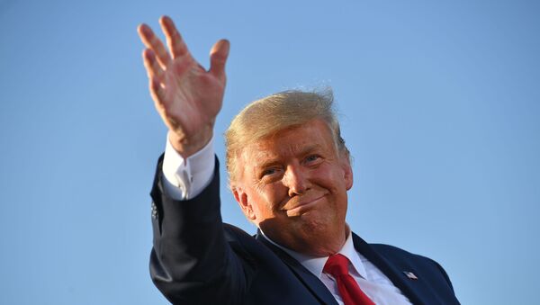 Presidente dos EUA, Donald Trump durante comício em Tucson, no Arizona (EUA), 19 de outubro de 2020  - Sputnik Brasil