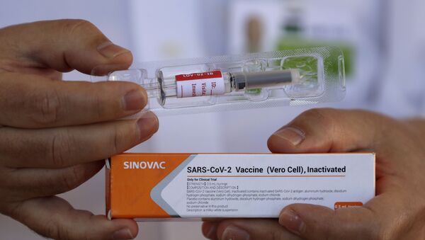 Dr. Gustavo Romero, do Hospital Universitário de Brasília (HUB), apresenta a vacina experimental Sinovac - Sputnik Brasil