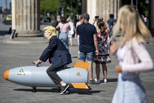 Chancelaria da Rússia apela para retirada total de armas nucleares dos EUA da Europa - Sputnik Brasil