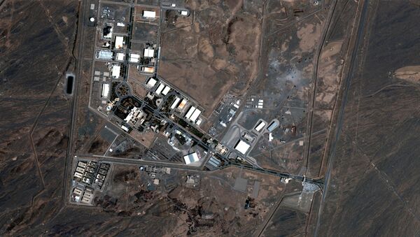 Imagem de satélite mostra a central nuclear de Natanz, no Irã, após incêndio (arquivo) - Sputnik Brasil