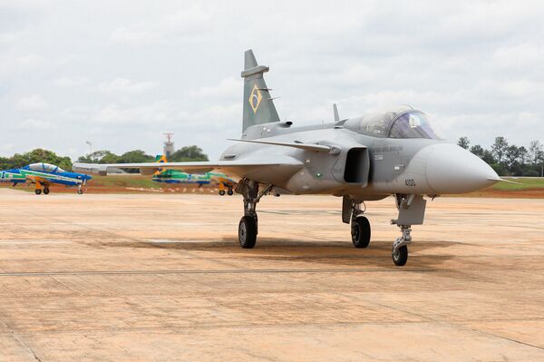 Caça Gripen é 'batizado' e apresentado oficialmente em Brasília (FOTOS) - Sputnik Brasil