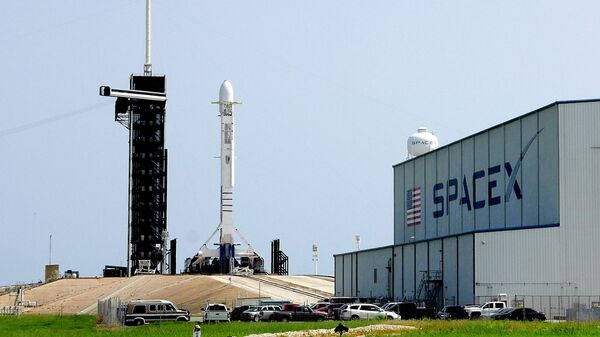 Lançamento de foguete portador com satélites da SpaceX - Sputnik Brasil