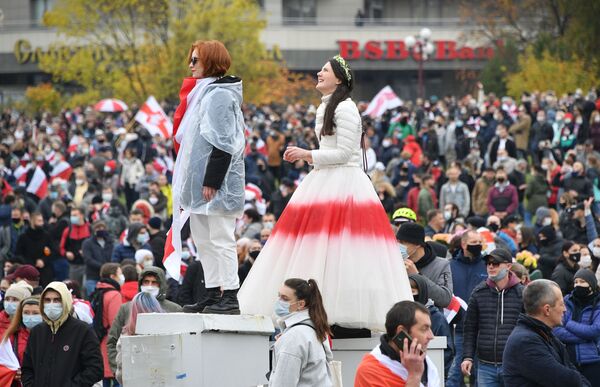 Mais de 500 pessoas são detidas durante ações de protesto na Bielorrússia no domingo (FOTOS) - Sputnik Brasil