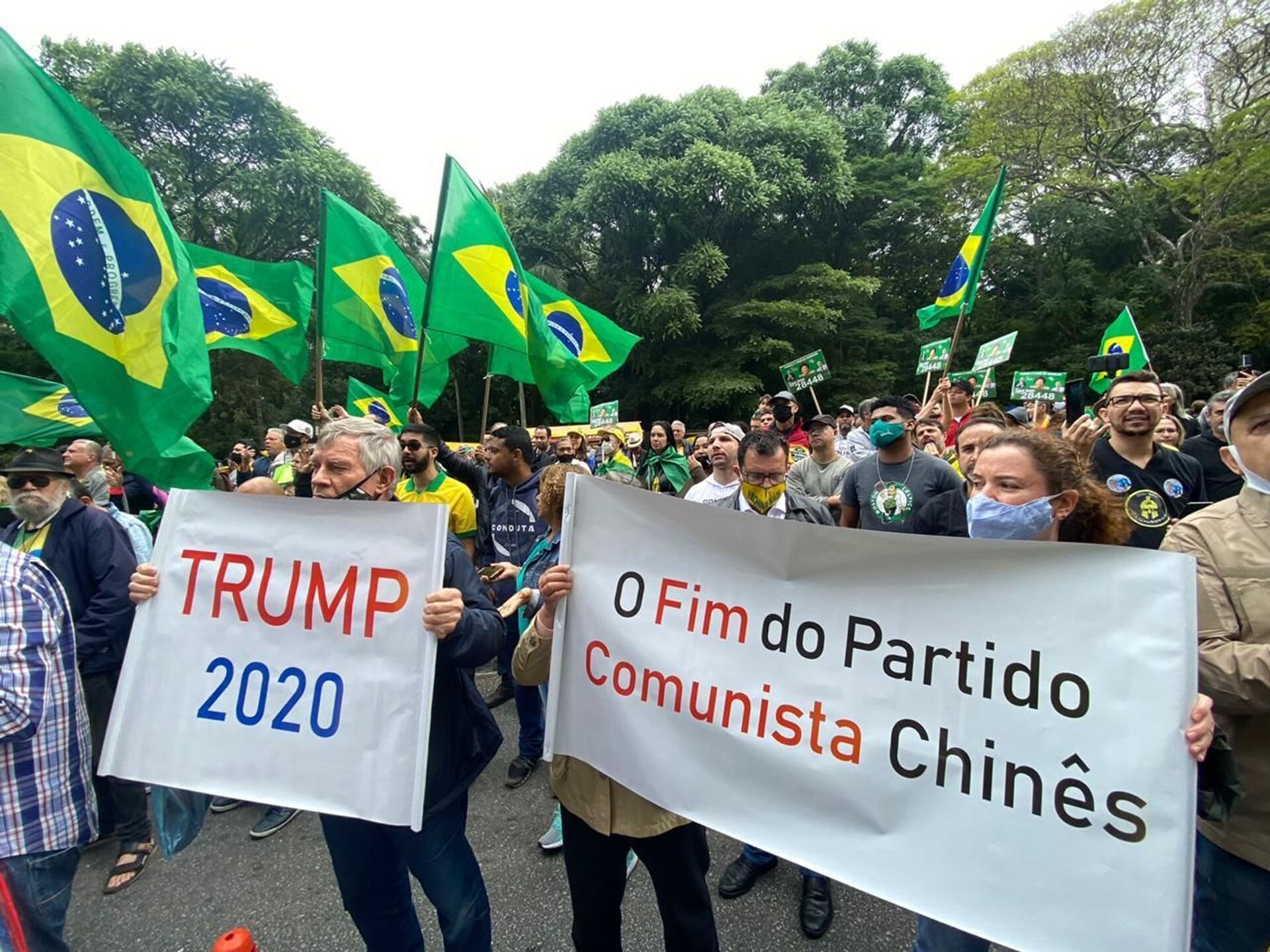 Bolsonaristas protestam contra a vacina e pedem impeachment do governador João Doria, na avenida Paulista, em São Paulo, 1º de outubro de 2020 - Sputnik Brasil, 1920, 14.01.2023