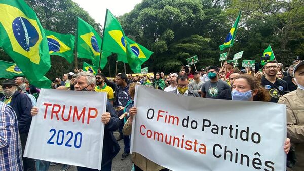 Bolsonaristas protestam contra a vacina e pedem impeachment do governador João Doria, na avenida Paulista, em São Paulo, 1º de outubro de 2020 - Sputnik Brasil