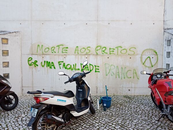 Brasileiros, 'voltem para favelas': denúncias por discriminação só aumentam em Portugal Brasileiros, 'voltem para favelas': denúncias por discriminação só aumentam em Portugal - Sputnik Brasil