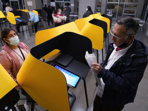 Resultado final das eleições dos EUA pode ser legítimo ou 'golpe de Estado', afirma analista Resultado final das eleições dos EUA pode ser legítimo ou 'golpe de Estado', afirma analista - Sputnik Brasil