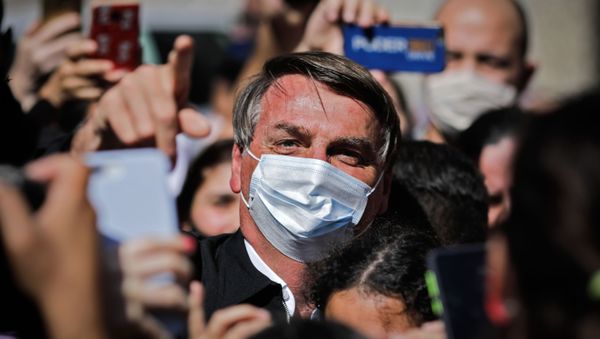 Presidente do Brasil, Jair Bolsonaro se reúne com apoiadores em Brasília, 23 de agosto de 2020 Presidente do Brasil, Jair Bolsonaro se reúne com apoiadores em Brasília, 23 de agosto de 2020 - Sputnik Brasil