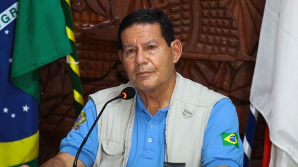 Vice-presidente Hamilton Mourão durante coletiva no Comando Militar da Amazônia, em Manaus, no Amazonas - Sputnik Brasil