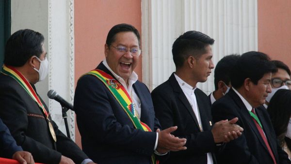Presidente boliviano Luis Arce e seu vice David Choquehuanca na varanda do Palácio Presidencial de La Paz, Bolívia Presidente boliviano Luis Arce e seu vice David Choquehuanca na varanda do Palácio Presidencial de La Paz, Bolívia - Sputnik Brasil