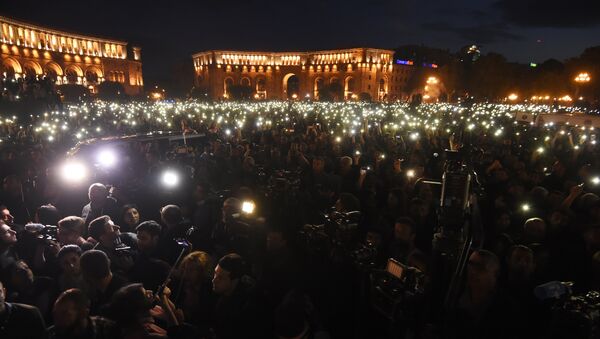 Protestos em Erevan, Armênia - Sputnik Brasil
