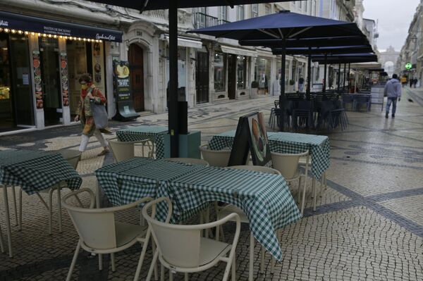 Portugal pode ficar sem leitos de UTI para pacientes com a COVID-19 - Sputnik Brasil