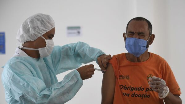 Ação de vacinação contra  H1N1 no Ceasa de Brasília em 9 de novembro de 2020 - Sputnik Brasil