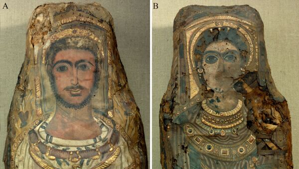 Fragmentos das múmias de homem e de mulher, encontradas em Saqqara em 1615 - Sputnik Brasil
