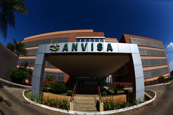 Anvisa aprova uso emergencial das vacinas CoronaVac e Oxford/AstraZeneca Anvisa aprova uso emergencial das vacinas CoronaVac e Oxford/AstraZeneca - Sputnik Brasil