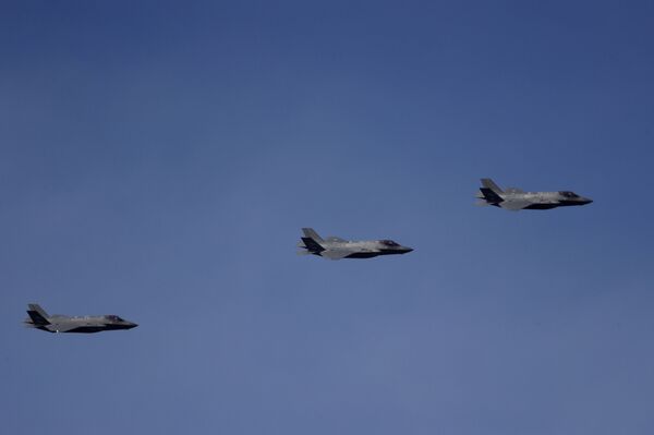 EUA revelam contramedidas para proteger suas aeronaves de mísseis dos adversários - Sputnik Brasil