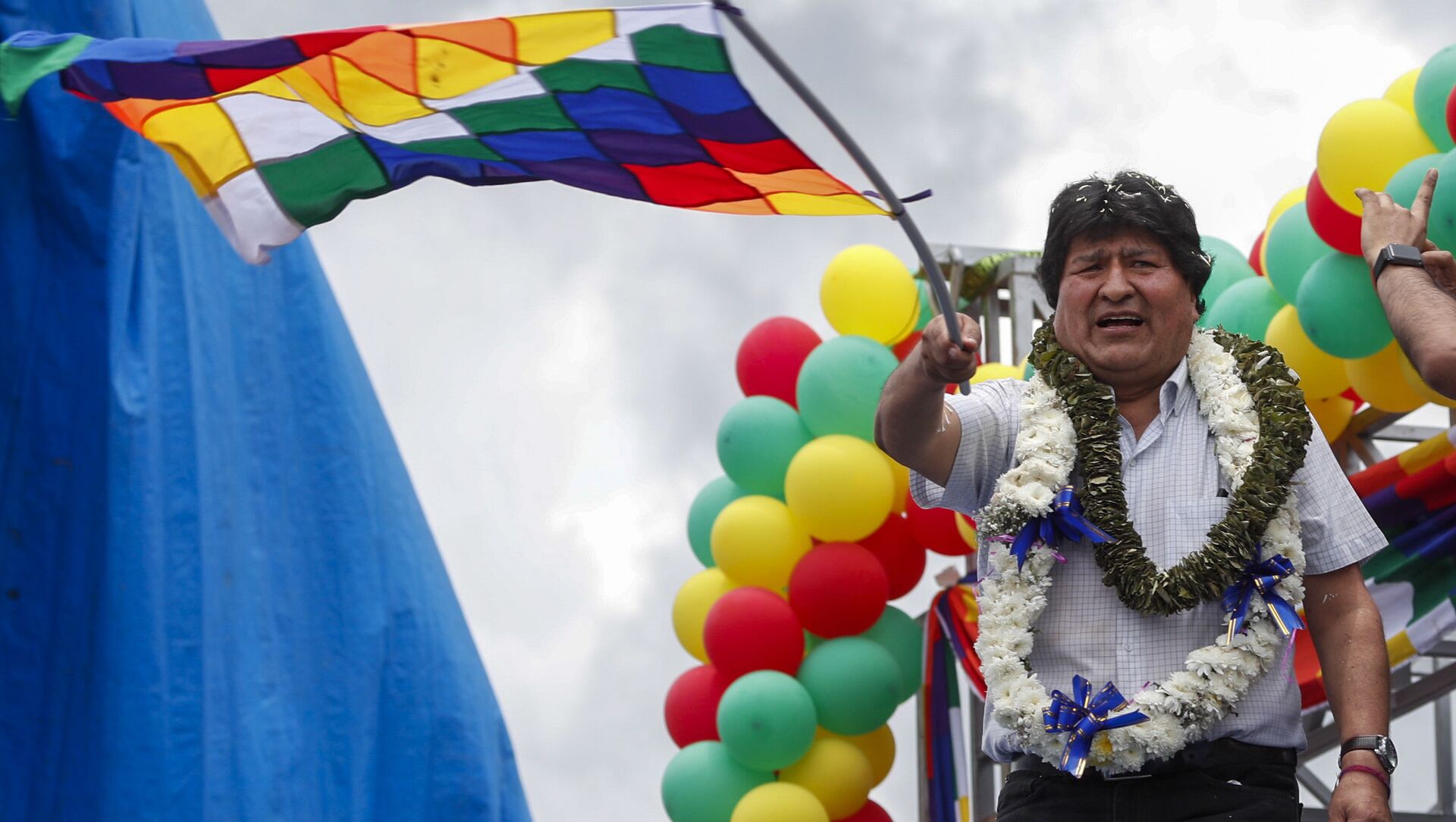 Ex-presidente Evo Morales discursa para multidão em Chimore, na Bolívia Ex-presidente Evo Morales discursa para multidão em Chimore, na Bolívia - Sputnik Brasil, 1920, 13.03.2021