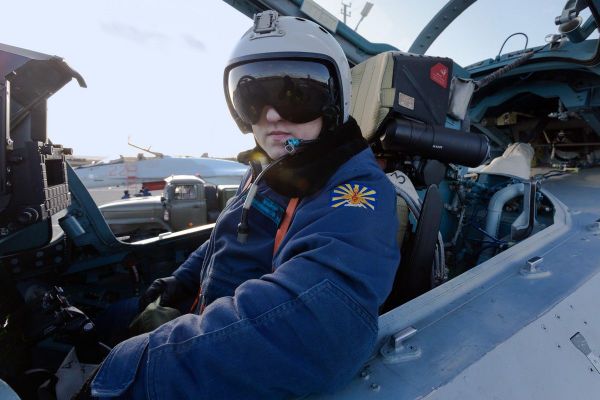 Treinamento de combate aéreo multimodo por tripulações de novos caças Su-35S do Distrito Militar Ocidental Treinamento de combate aéreo multimodo por tripulações de novos caças Su-35S do Distrito Militar Ocidental - Sputnik Brasil