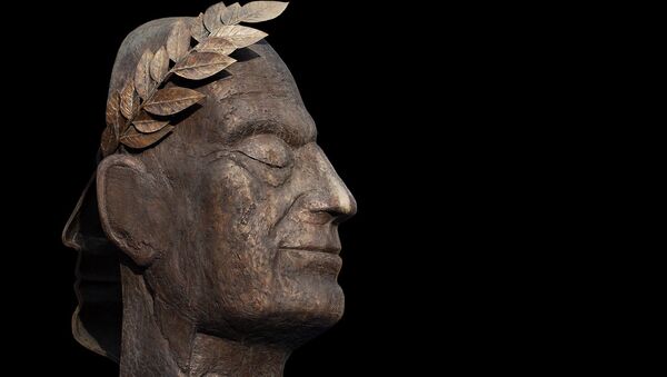 Busto do imperador romano Júlio César (imagem ilustrativa) - Sputnik Brasil