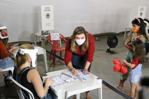 Em eleição marcada por abstenção, 'voto facultativo é o único caminho', diz cientista político - Sputnik Brasil
