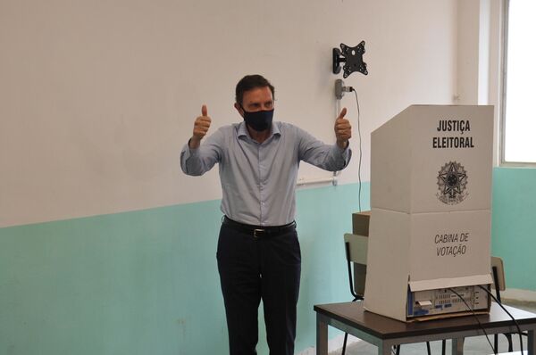 Discurso de Paes após eleito marcou posição contra bolsonarismo, diz especialista - Sputnik Brasil