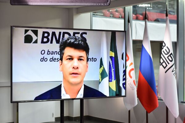 Brasil recebe poucos empréstimos do Banco do BRICS: 'Pedidos muito mal feitos', diz especialista - Sputnik Brasil