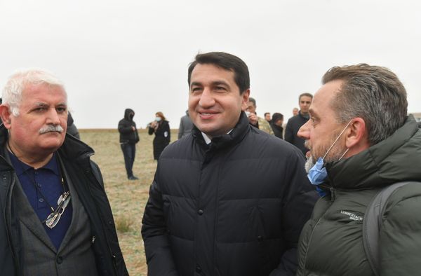 Chefe do departamento de assuntos exteriores da Administração do Presidente, Khikmet Gadzhiev, no distrito de Fizuli, Azerbaijão. - Sputnik Brasil