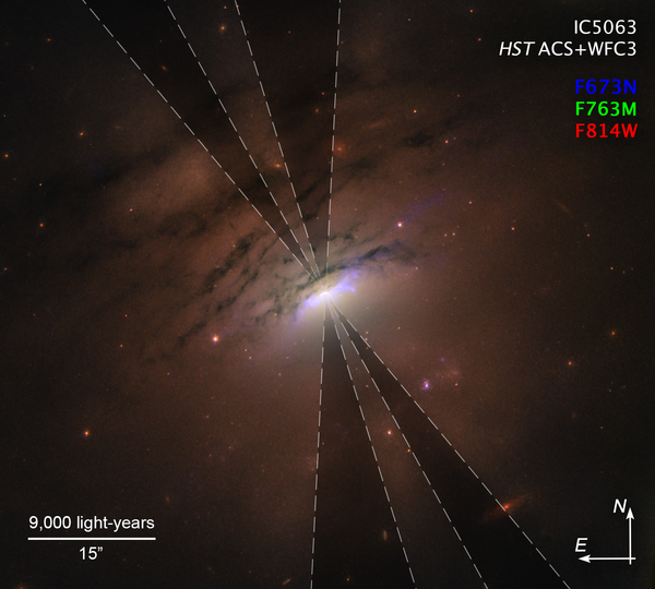 Hubble captura jogo de luz e sombras de seu disco rodeando um buraco negro (FOTO) Hubble captura jogo de luz e sombras de seu disco rodeando um buraco negro (FOTO) - Sputnik Brasil