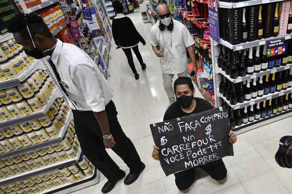 Manifestantes protestam contra morte de homem negro em diversas cidades do Brasil (VÍDEOS, FOTOS) - Sputnik Brasil
