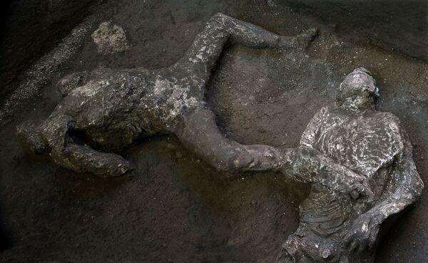 Descobertas em Pompéia 2 novas vítimas da erupção do Vesúvio há 2 mil anos (FOTO, VÍDEO) - Sputnik Brasil