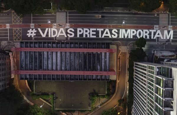 Ministério Público denuncia 6 pessoas pela morte de João Alberto em supermercado do Carrefour - Sputnik Brasil