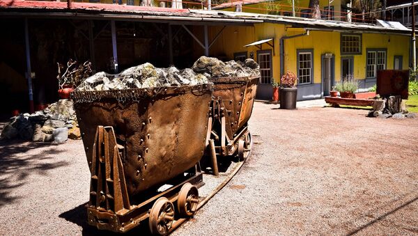 Representação do trabalho mineiro algures no México - Sputnik Brasil