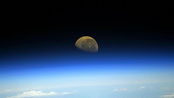 Foto da Lua desde a Estação Espacial Internacional - Sputnik Brasil